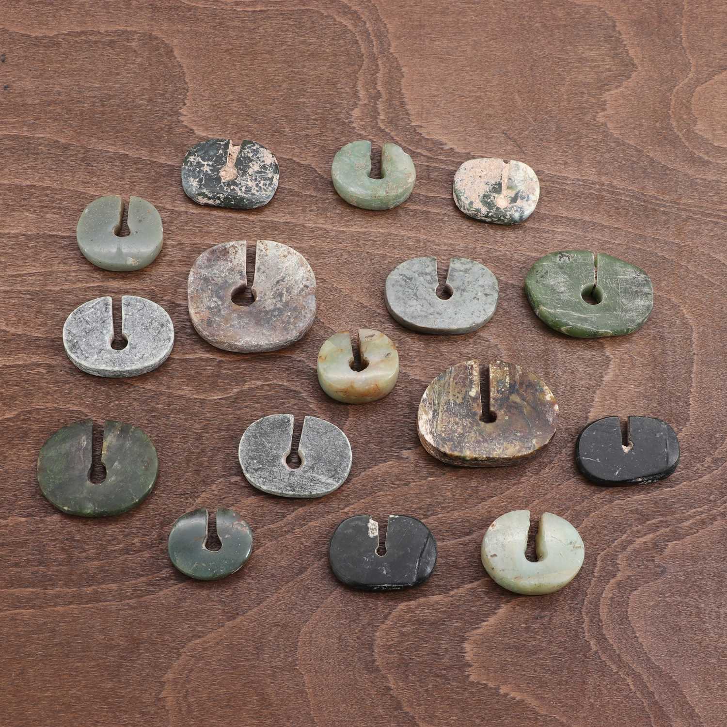 Lot 42 - A collection of Chinese jade pendants