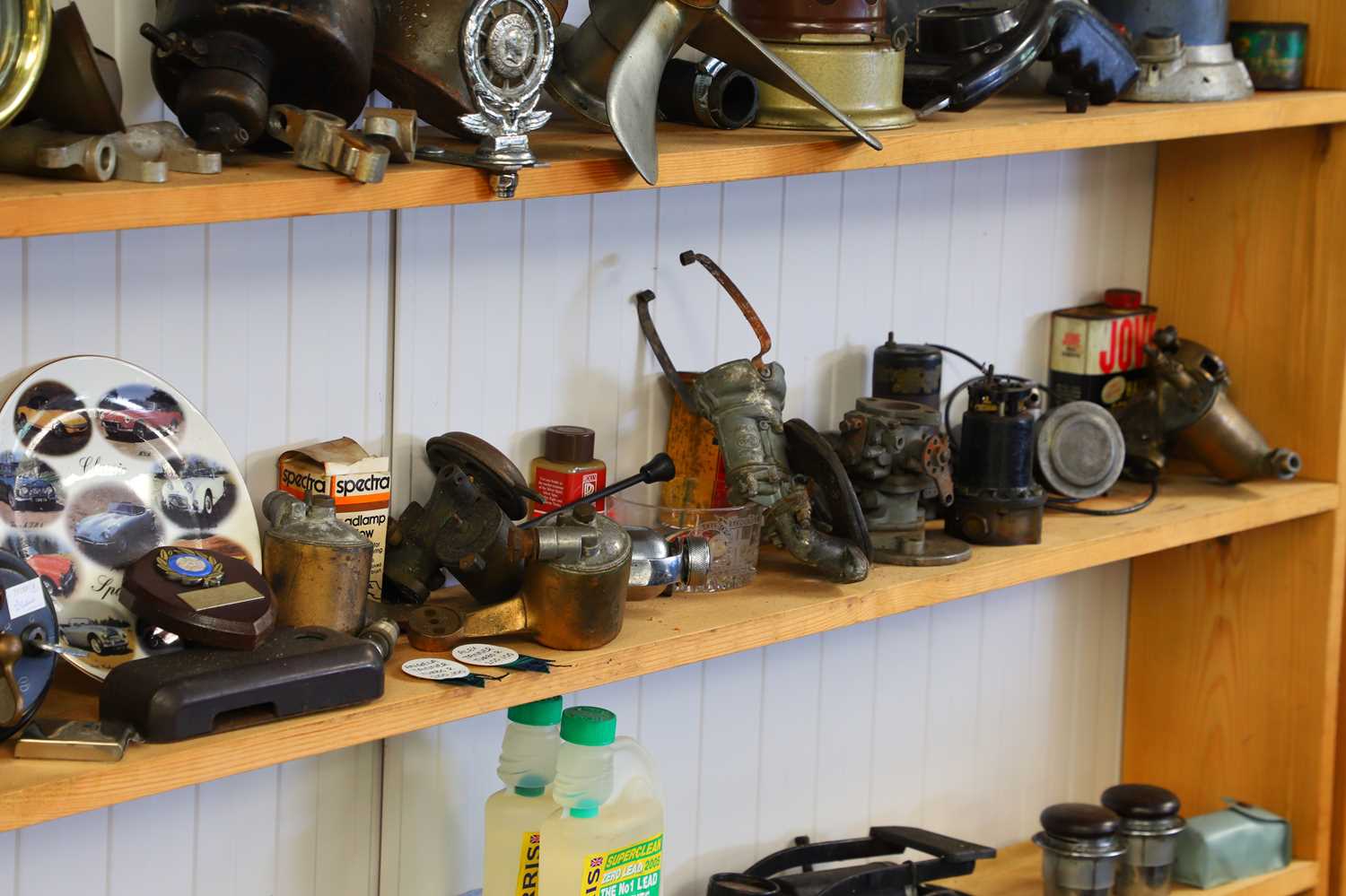 Lot 30 - Various pre-war and other motoring spares