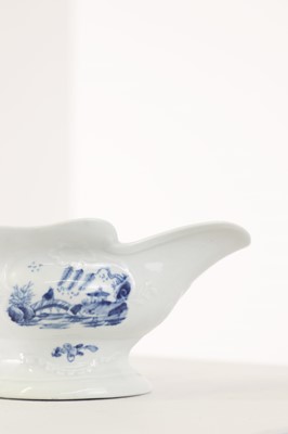 Lot 460 - A pair of Worcester blue and white porcelain sauce boats