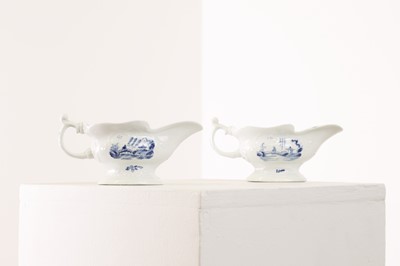 Lot 460 - A pair of Worcester blue and white porcelain sauce boats