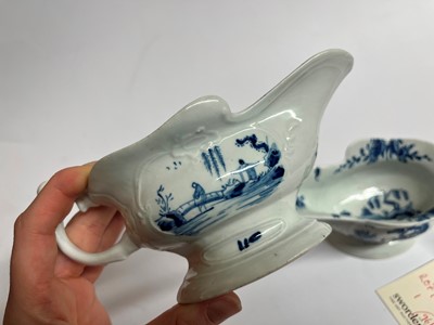 Lot 460 - A pair of Worcester blue and white porcelain sauce boats