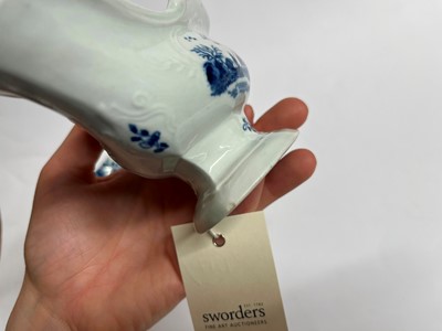 Lot 460 - A pair of Worcester blue and white porcelain sauce boats