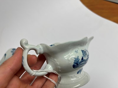 Lot 460 - A pair of Worcester blue and white porcelain sauce boats