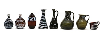 Lot 230 - A group of trailed glassware