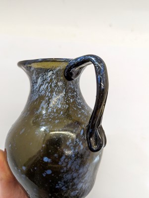 Lot 230 - A group of trailed glassware