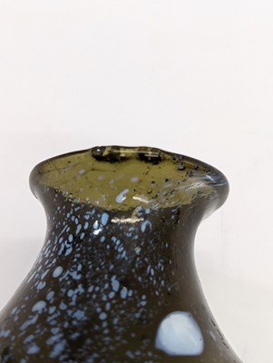 Lot 230 - A group of trailed glassware