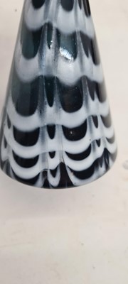 Lot 230 - A group of trailed glassware