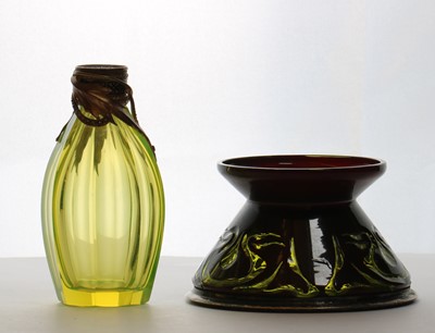 Lot 239 - A cased uranium glass vase