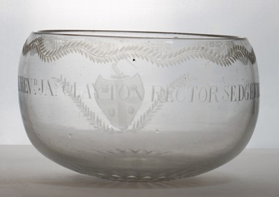 Lot 197 - An engraved glass bowl