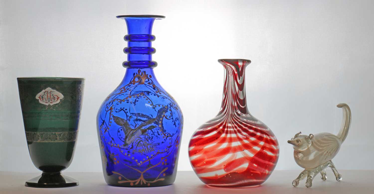 Lot 233 - A group of glass items