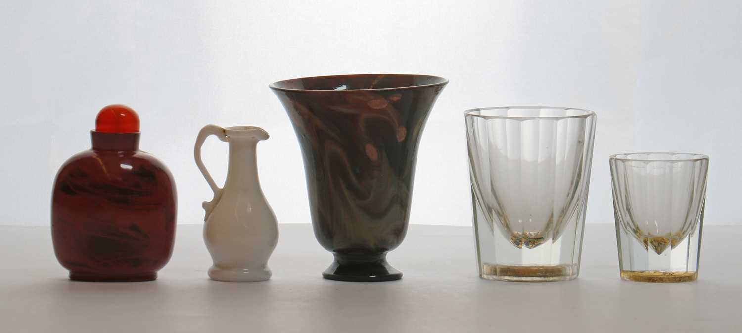 Lot 263 - A Venetian 'Calcedonio' glass footed cup