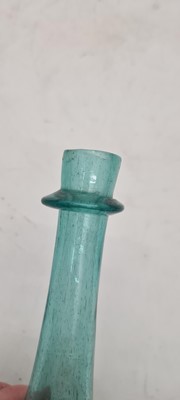 Lot 199 - A group of glass tableware