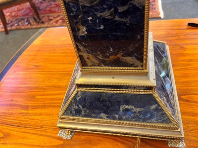 Lot 116 - A lapis lazuli table lamp