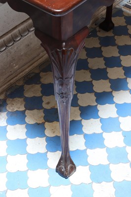 Lot 1 - ☘ A mahogany silver table
