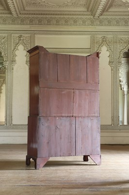 Lot 26 - ☘ A Sheraton-style mahogany press