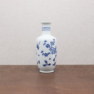 Lot 341 - A Chinese blue and white vase