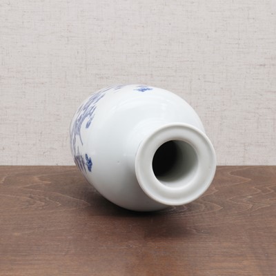 Lot 341 - A Chinese blue and white vase
