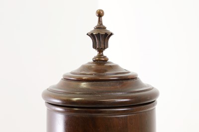 Lot 497 - A lignum vitae wassail cup and cover