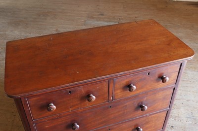 Lot 33 - ☘ A Victorian mahogany chest of drawers
