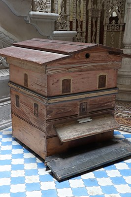 Lot 91 - A painted beehive