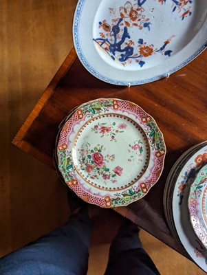 Lot 277 - ☘ An extensive famille rose dinner service