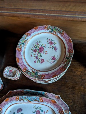 Lot 277 - ☘ An extensive famille rose dinner service