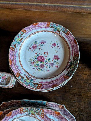 Lot 277 - ☘ An extensive famille rose dinner service