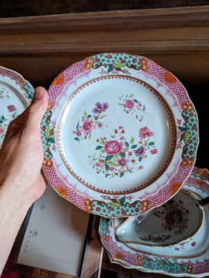 Lot 277 - ☘ An extensive famille rose dinner service