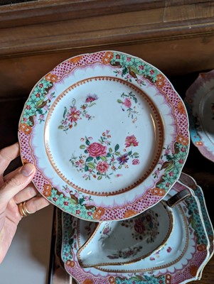 Lot 277 - ☘ An extensive famille rose dinner service