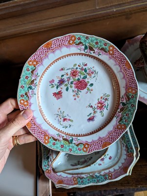 Lot 277 - ☘ An extensive famille rose dinner service