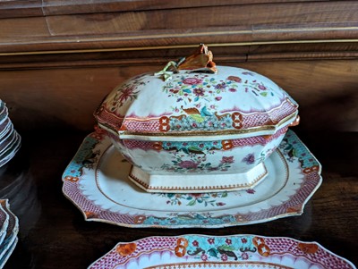 Lot 277 - ☘ An extensive famille rose dinner service
