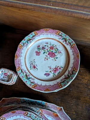 Lot 277 - ☘ An extensive famille rose dinner service
