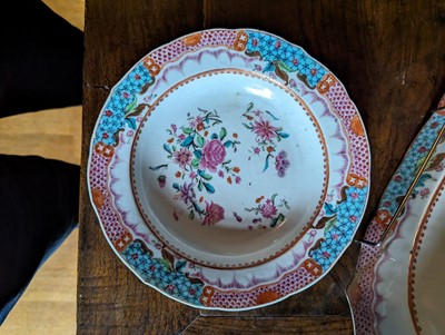 Lot 277 - ☘ An extensive famille rose dinner service