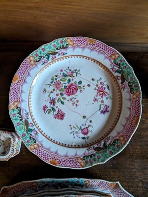 Lot 277 - ☘ An extensive famille rose dinner service