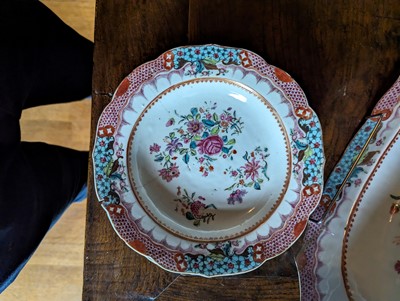Lot 277 - ☘ An extensive famille rose dinner service