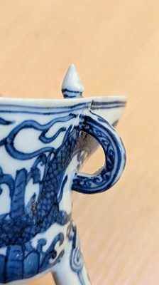 Lot 52 - A Chinese blue and white jue cup