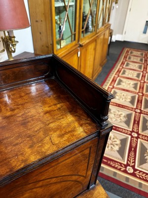 Lot 19 - A George III Sheraton Period mahogany bonheur-du-jour