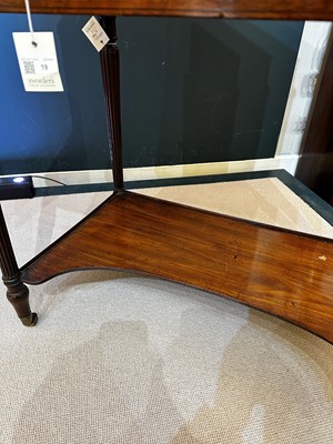 Lot 19 - A George III Sheraton Period mahogany bonheur-du-jour