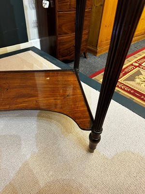 Lot 19 - A George III Sheraton Period mahogany bonheur-du-jour