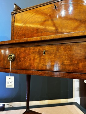 Lot 19 - A George III Sheraton Period mahogany bonheur-du-jour