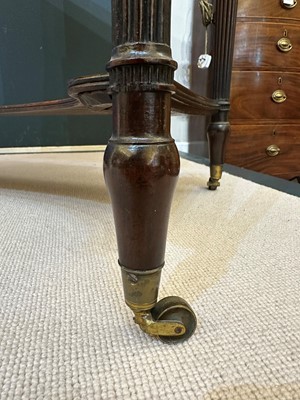 Lot 19 - A George III Sheraton Period mahogany bonheur-du-jour