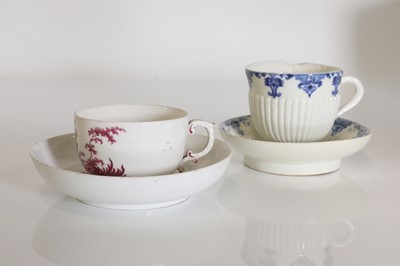 Lot 36 - A porcelain tureen