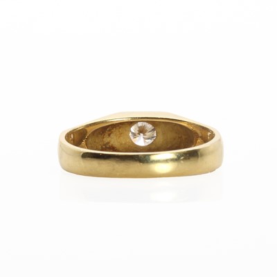 Lot 59 - An 18ct gold single stone diamond ring