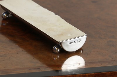 Lot 67 - A silver stamp box