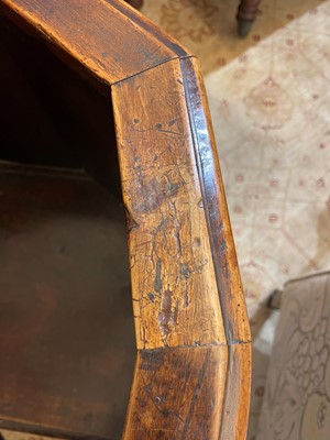 Lot 356 - A walnut 'sedile a pozzetto' chair