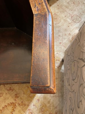 Lot 356 - A walnut 'sedile a pozzetto' chair