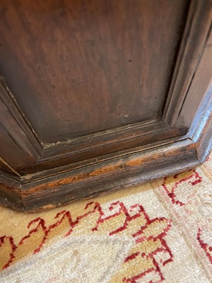 Lot 356 - A walnut 'sedile a pozzetto' chair