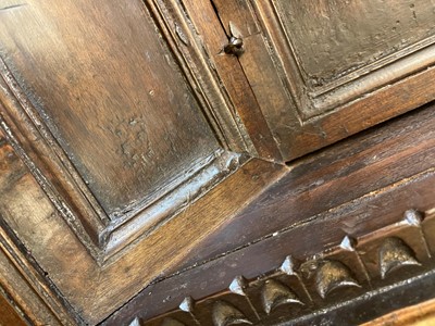 Lot 356 - A walnut 'sedile a pozzetto' chair