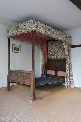 Lot 21 - An oak tester bed