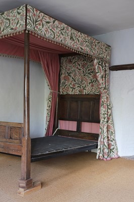 Lot 21 - An oak tester bed
